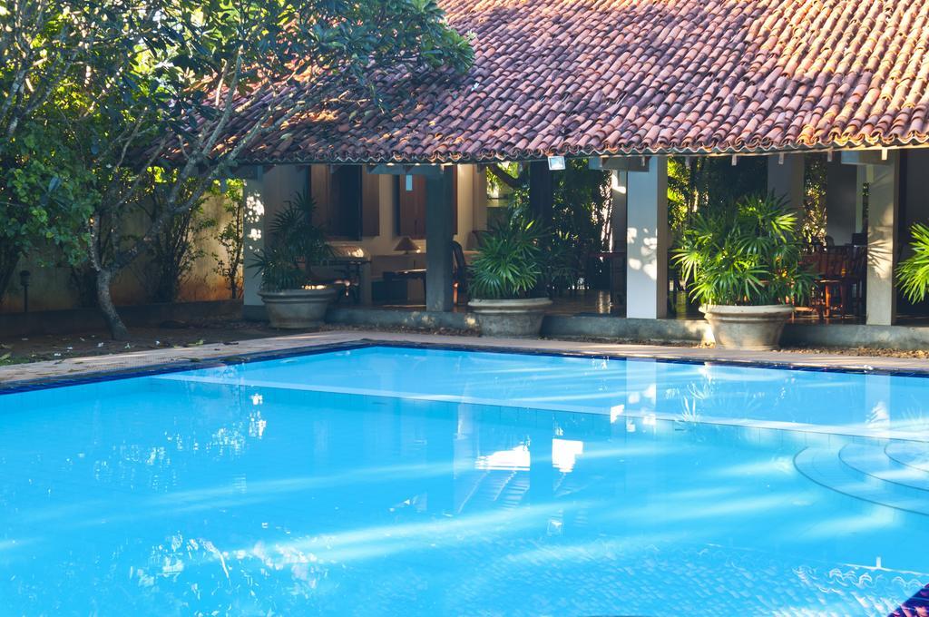 Hotel Sunflower Kataragama Exterior foto