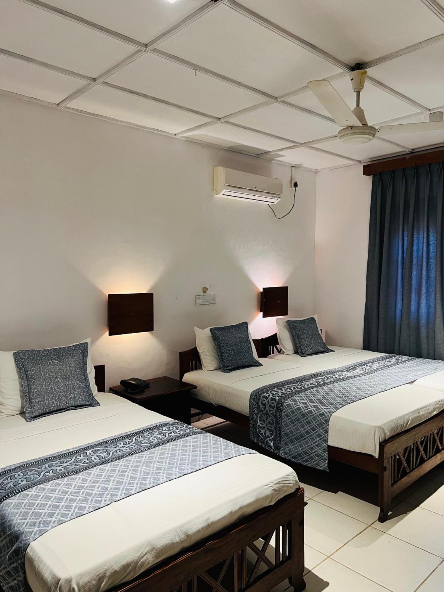 Hotel Sunflower Kataragama Exterior foto